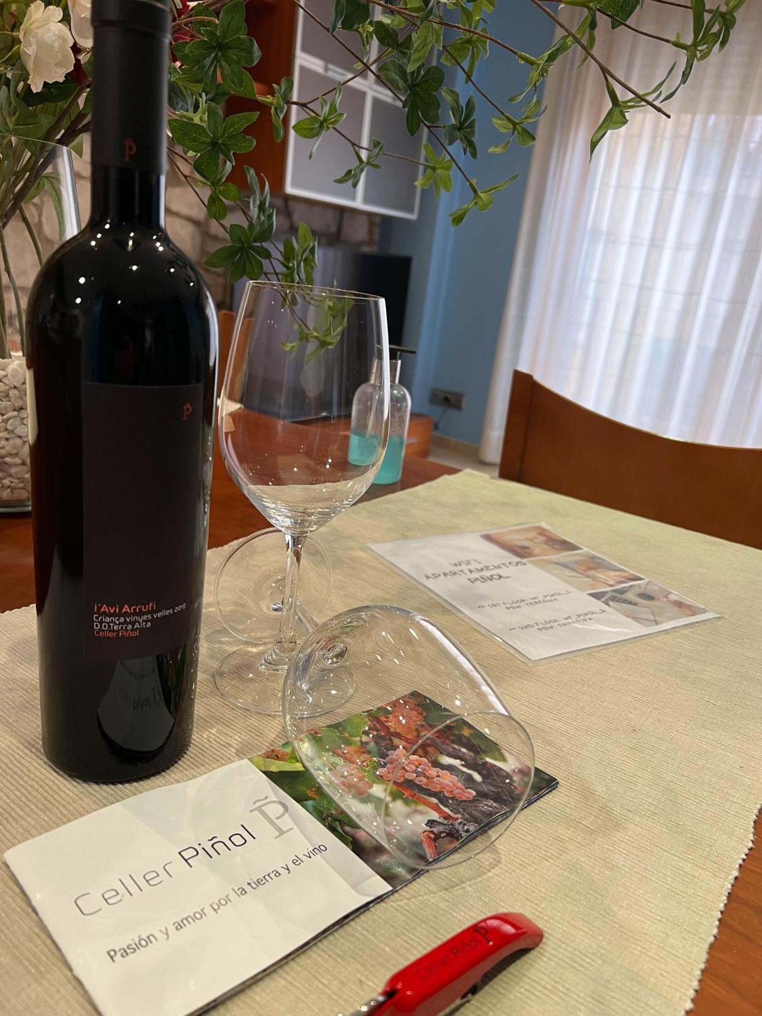Enoturismo Celler Pinol Lägenhet Batea Exteriör bild